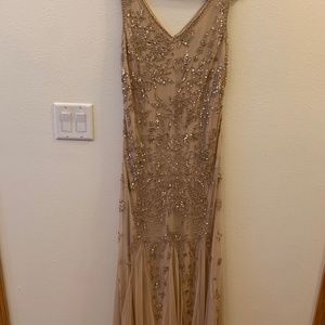 Formal long gown, champagne color, sequence